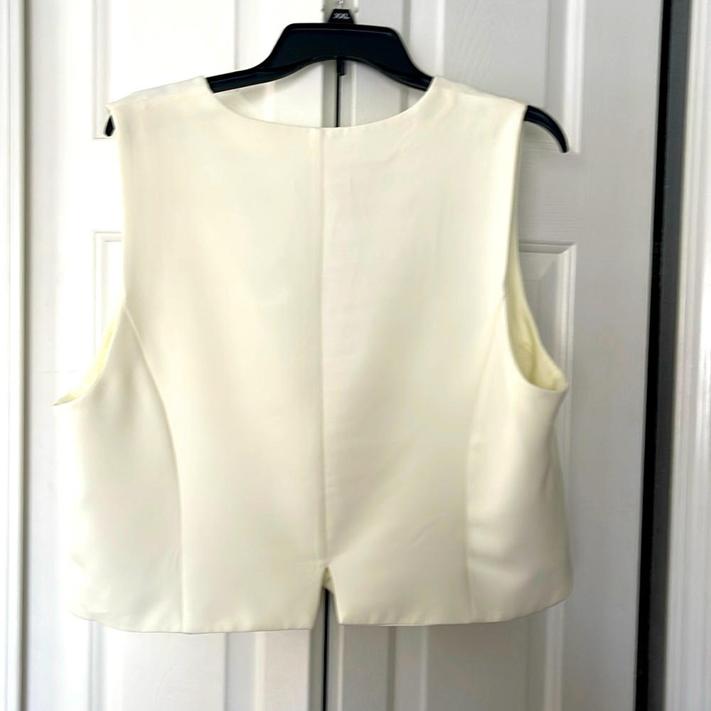 NWOT Vest - Picture 4 of 6